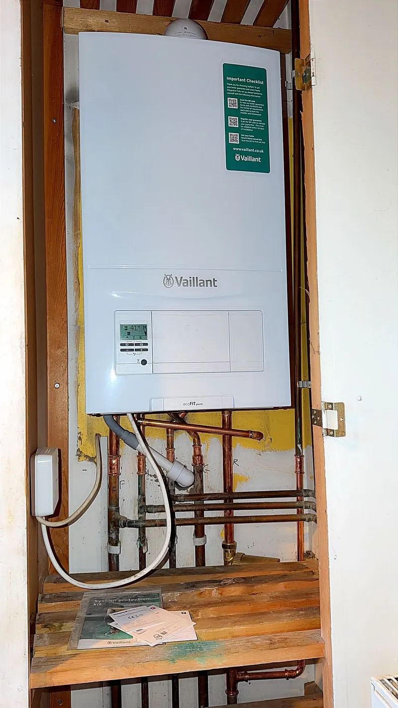 Vaillant ecoFIT Pure 835 boiler work in Tooting